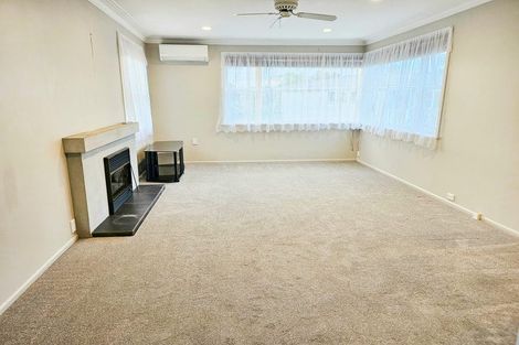 Photo of property in 440 East Coast Road, Windsor Park, Auckland, 0630