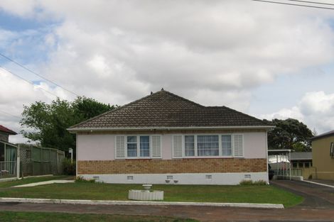 Photo of property in 12 Lynch Street, Point Chevalier, Auckland, 1022