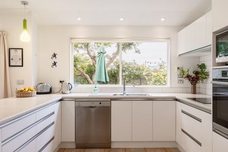 Photo of property in 29 Avion Terrace, Raumati Beach, Paraparaumu, 5032