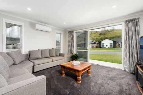 Photo of property in 52 Awataha Crescent, Pyes Pa, Tauranga, 3110