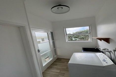 Photo of property in 282 Great North Road, Henderson, Auckland, 0612