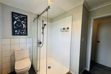 Photo of property in 50 Hillcrest Drive, Kelvin Grove, Palmerston North, 4414