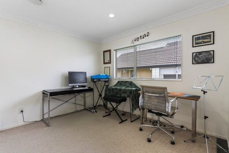 Photo of property in 64 Whitford Road, Botany Downs, Auckland, 2014