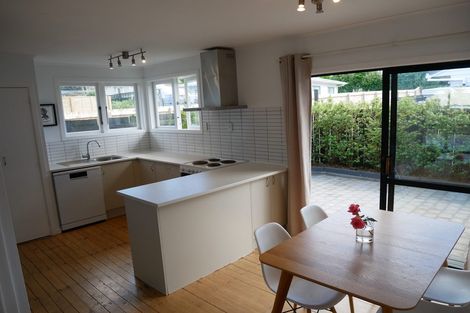 Photo of property in 12 Duncan Avenue, Te Atatu South, Auckland, 0610