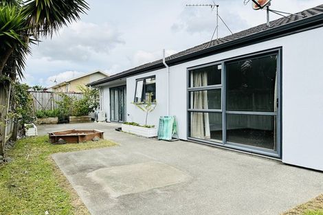 Photo of property in 16 Cathcart Close, Pukekohe, 2120