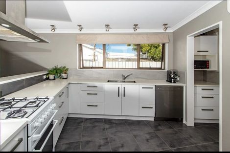 Photo of property in 9 Gilmour Place, Taradale, Napier, 4112