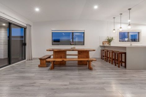 Photo of property in 12 Ash Close, Levin, 5510