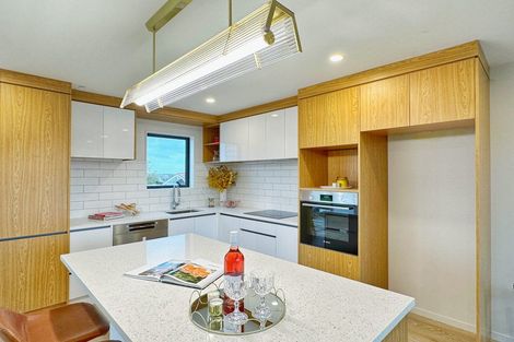 Photo of property in 10f Robert Burke Place, Henderson, Auckland, 0612