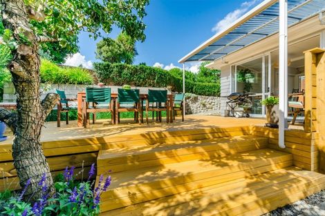 Photo of property in 10 Horomona Road, Paekakariki, 5034