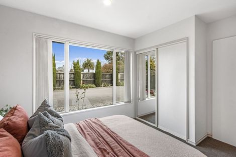 Photo of property in 2 Woodfield Lane, Redwood, Christchurch, 8051
