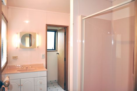 Photo of property in 14 Kendale Drive, Leigh, 0985