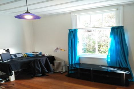 Photo of property in 2/22 Kiteroa Terrace, Rothesay Bay, Auckland, 0630