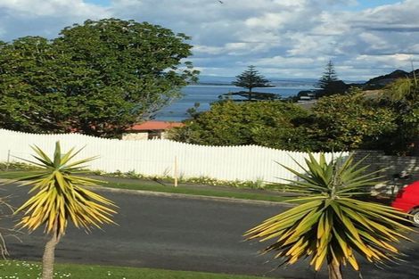 Photo of property in 1/2 Scarboro Terrace, Murrays Bay, Auckland, 0630