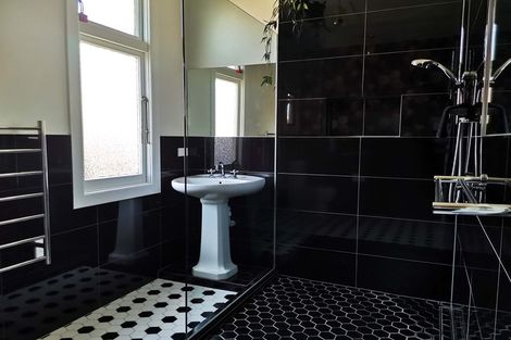 Photo of property in 118 Thackeray Street, Napier South, Napier, 4110