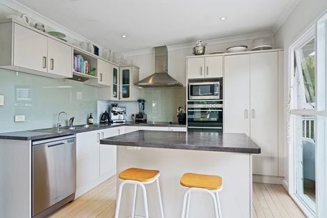 Photo of property in 9 Wendell Place, Greenlane, Auckland, 1061