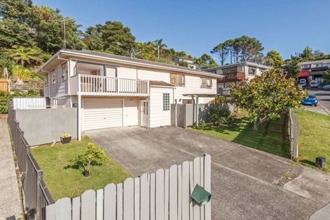 Photo of property in 28 King Richard Place, Browns Bay, Auckland, 0630