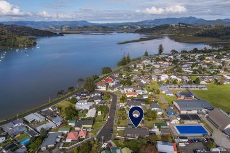 Photo of property in 9 Hamilton Crescent, Whitianga, 3510