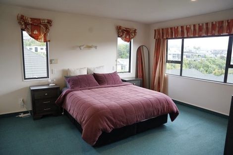 Photo of property in 31 Lanyon Place, Whitby, Porirua, 5024