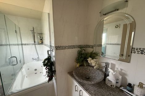 Photo of property in 71 Kittiwake Drive, Schnapper Rock, Auckland, 0632