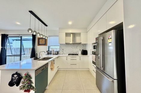 Photo of property in 30 Minhas Road, Papakura, 2110