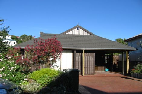 Photo of property in 16 Omar Street, Khandallah, Wellington, 6035