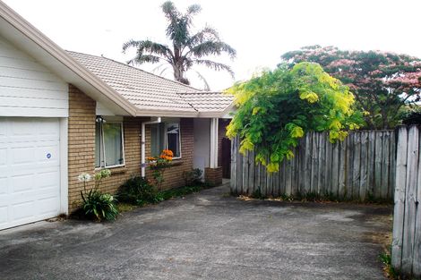 Photo of property in 2/236 Cascades Road, Botany Downs, Auckland, 2010