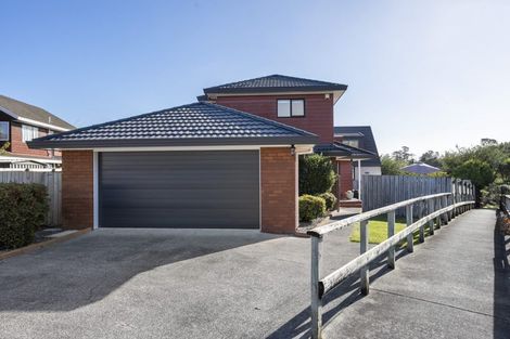 Photo of property in 1/42 Headcorn Place, Botany Downs, Auckland, 2010