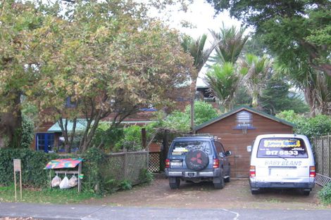 Photo of property in 3 Sandys Parade, Laingholm, Auckland, 0604
