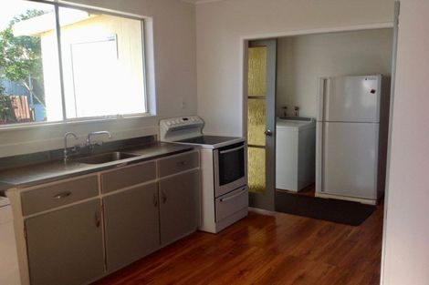 Photo of property in 3 Airedale Place, Waitara, 4320