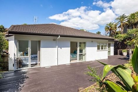 Photo of property in 24 Langana Avenue, Browns Bay, Auckland, 0630