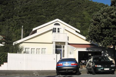 Photo of property in 61 Oroua Street, Eastbourne, Lower Hutt, 5013