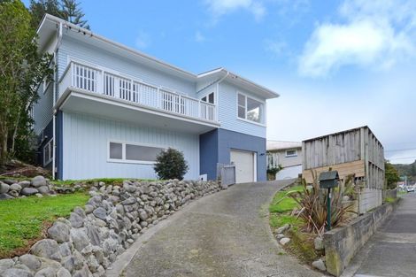 Photo of property in 176 George Street, Stokes Valley, Lower Hutt, 5019