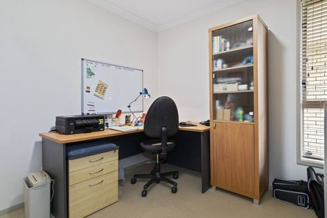 Photo of property in 17 Olive Close, Omokoroa, 3114