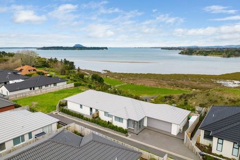 Photo of property in 10 Edmondson Lane, Omokoroa, 3114