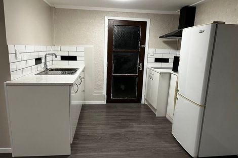 Photo of property in 280 Great North Road, Henderson, Auckland, 0612