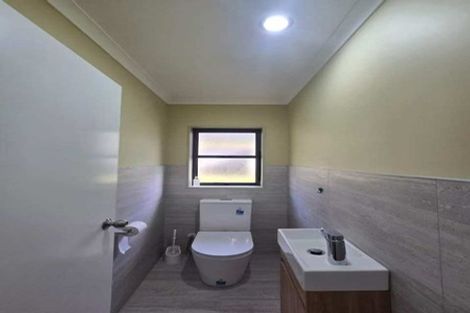 Photo of property in 15 Dovey Place, Massey, Auckland, 0614