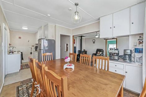 Photo of property in 12 Gift Street, Coalgate, 7673