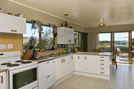 Photo of property in 22 Scenic Heights, Acacia Bay, Taupo, 3330