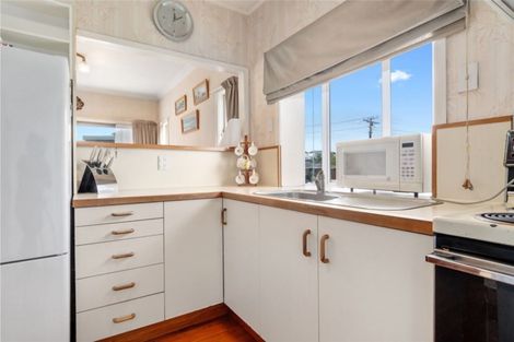 Photo of property in 4 Pitau Road, Mount Maunganui, 3116