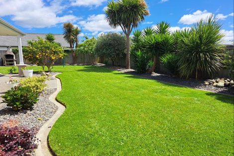 Photo of property in 15 Okarito Avenue, Levin, 5510