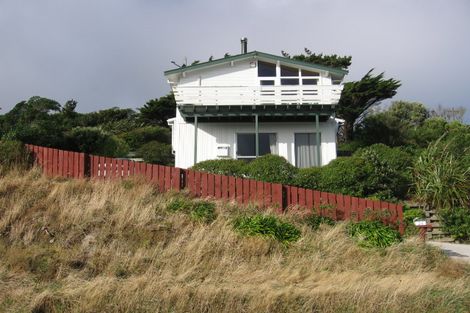 Photo of property in 24 Chapman Street, Newlands, Wellington, 6037