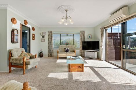 Photo of property in 1/7 Alice Avenue, Orewa, 0931