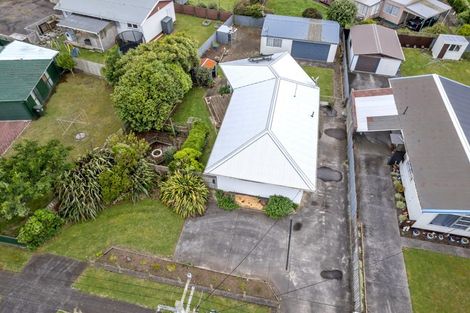Photo of property in 3 Iredale Road, Hawera, 4610
