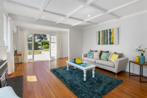 Photo of property in 1/68 Glen Road, Ranui, Auckland, 0612