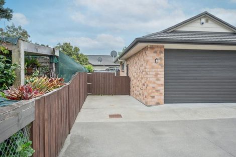 Photo of property in 64a Clevedon Road, Papakura, 2110