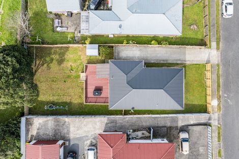 Photo of property in 32 Beauzami Crescent, Ascot Park, Porirua, 5024