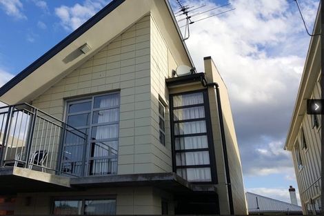 Photo of property in 17 Titan Street, North Dunedin, Dunedin, 9016