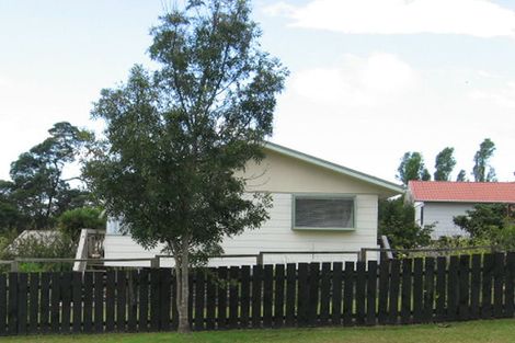 Photo of property in 55 Holmes Drive South, Massey, Auckland, 0614