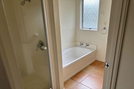 Photo of property in 28 Hiwihau Place, Glenfield, Auckland, 0629