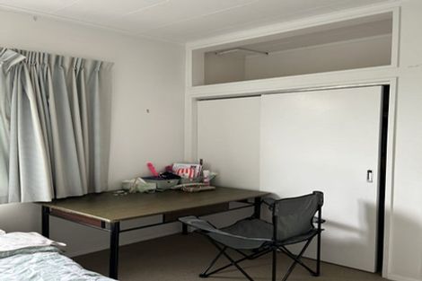 Photo of property in 2 Foyle Street, Island Bay, Wellington, 6023